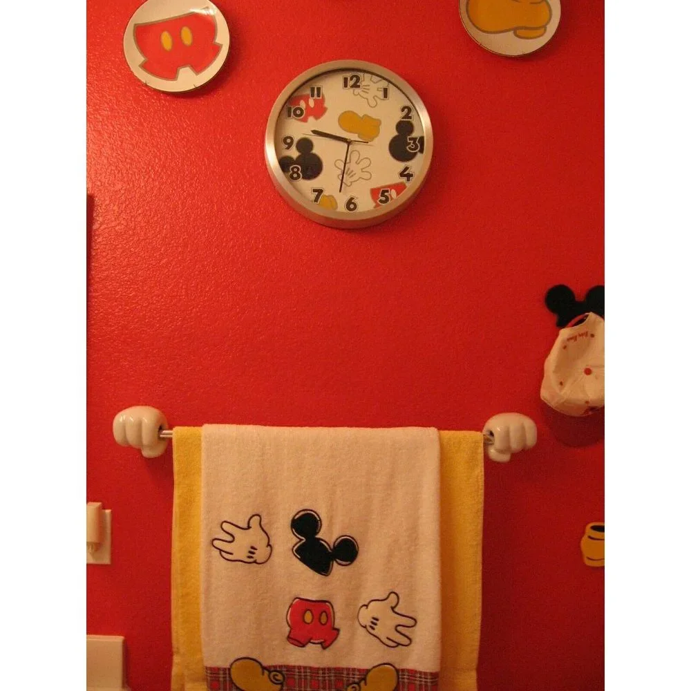 Disneyland Mickey Mouse Bathroom Towel Scattered Parts Bath Sheet Hand Disney